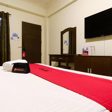 Reddoorz Plus Near Mendoza Park Puerto Princesa Exterior photo