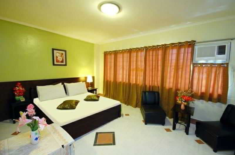 Reddoorz Plus Near Mendoza Park Puerto Princesa Exterior photo