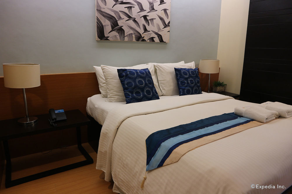 Reddoorz Plus Near Mendoza Park Puerto Princesa Exterior photo