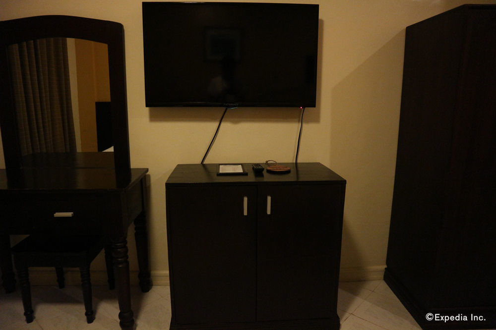 Reddoorz Plus Near Mendoza Park Puerto Princesa Exterior photo