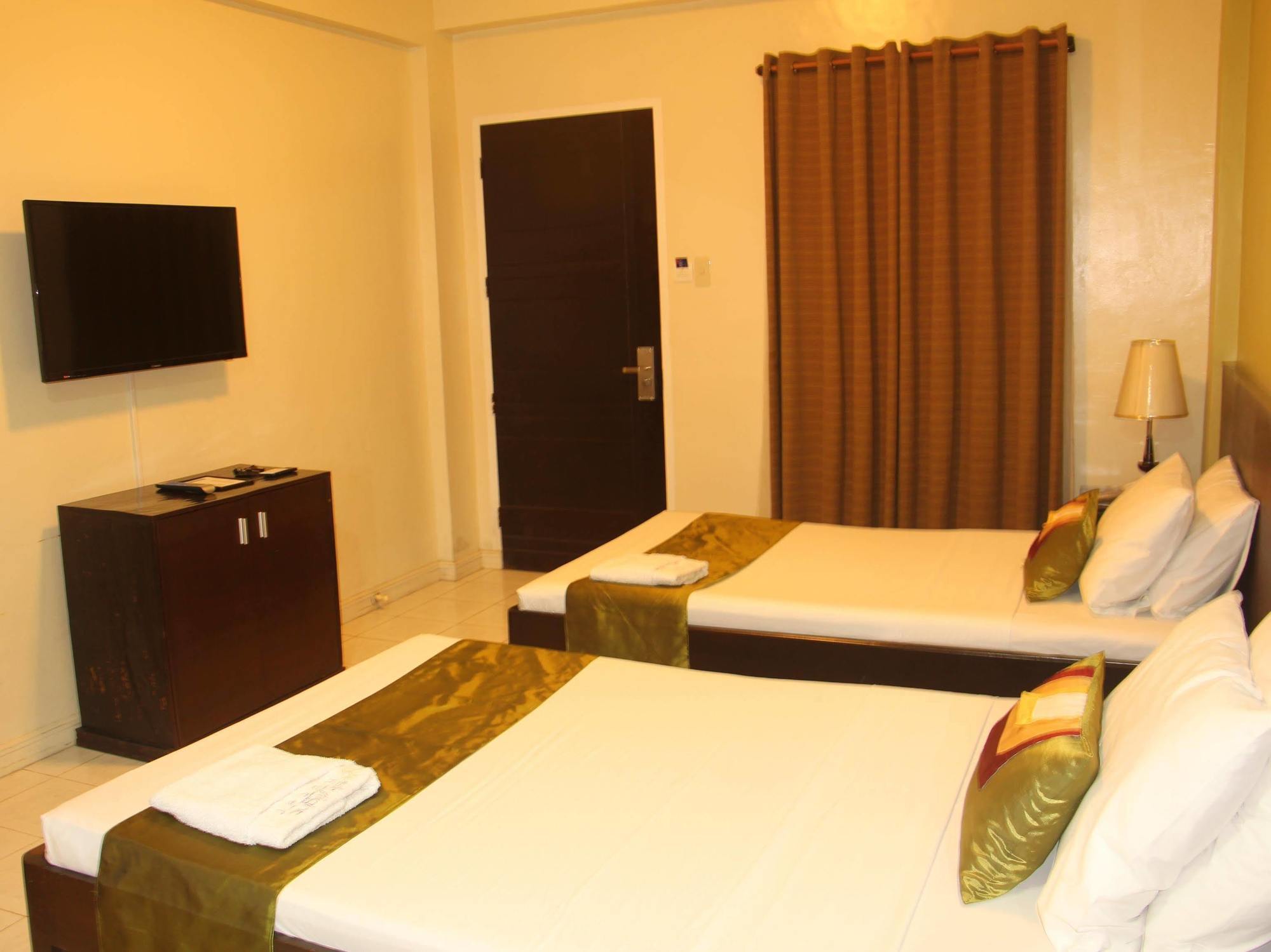 Reddoorz Plus Near Mendoza Park Puerto Princesa Exterior photo