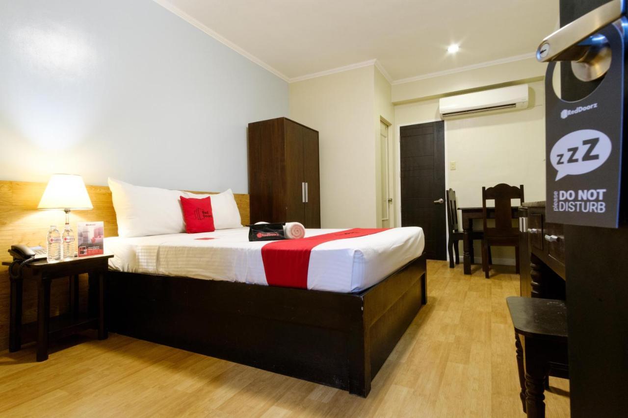 Reddoorz Plus Near Mendoza Park Puerto Princesa Exterior photo
