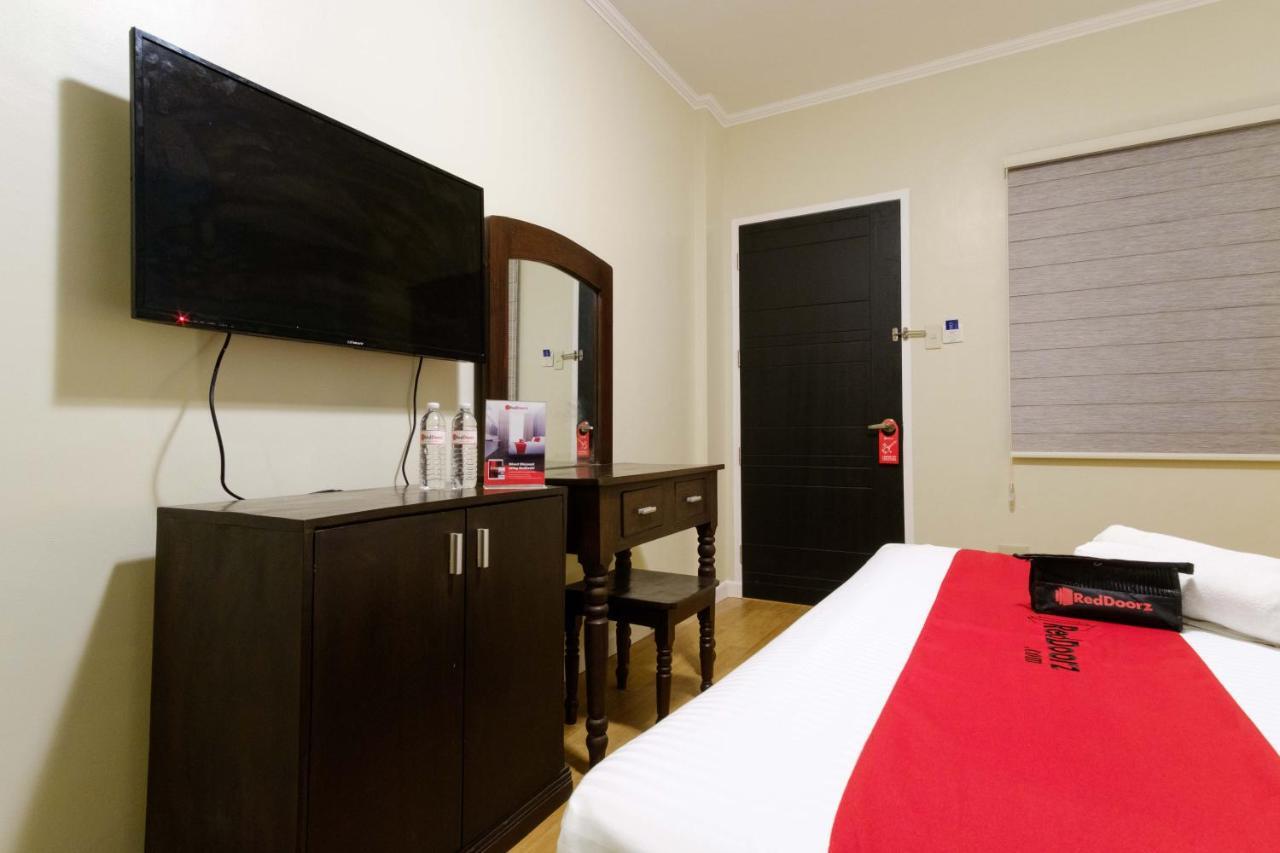 Reddoorz Plus Near Mendoza Park Puerto Princesa Exterior photo