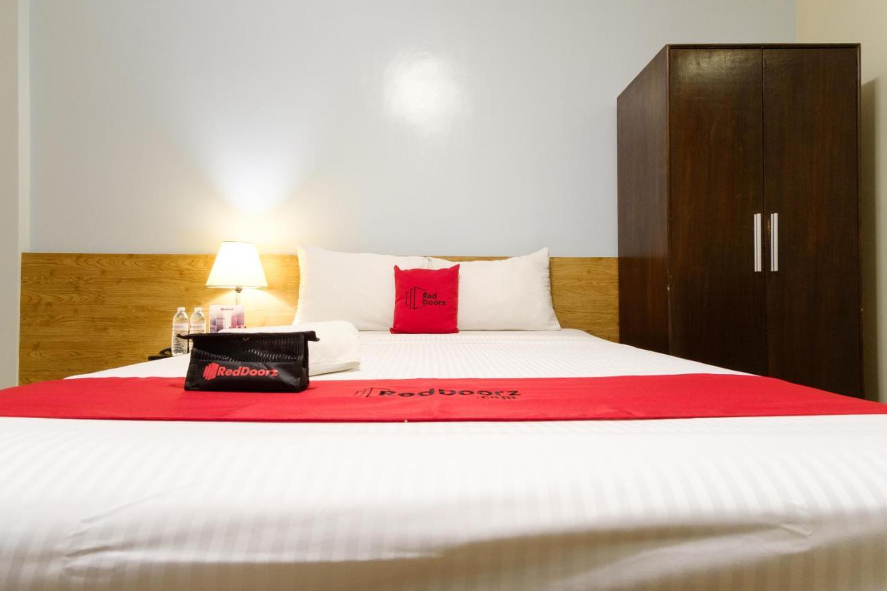 Reddoorz Plus Near Mendoza Park Puerto Princesa Exterior photo