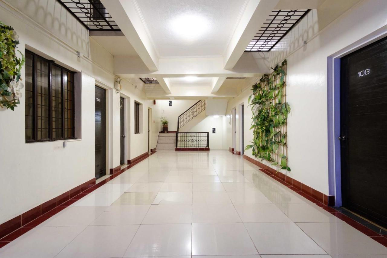 Reddoorz Plus Near Mendoza Park Puerto Princesa Exterior photo