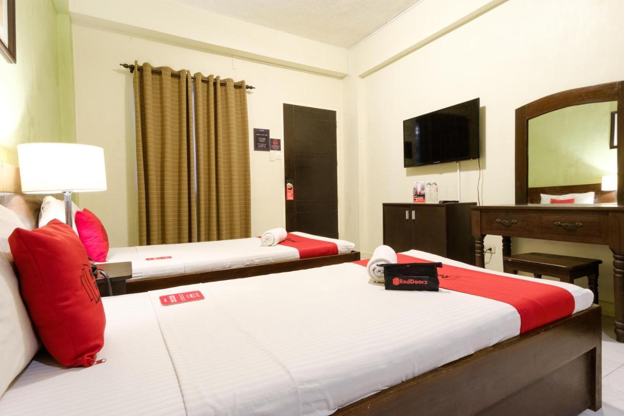 Reddoorz Plus Near Mendoza Park Puerto Princesa Exterior photo