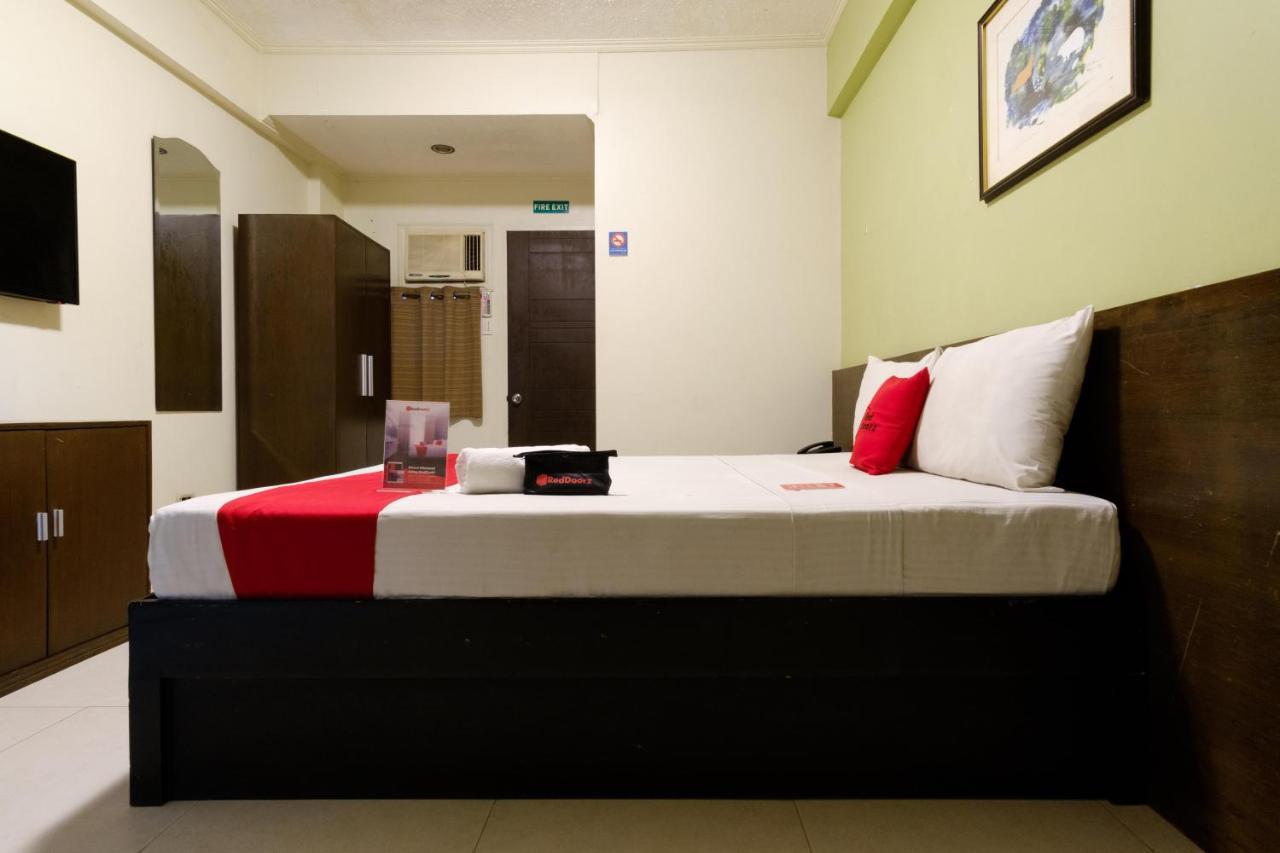 Reddoorz Plus Near Mendoza Park Puerto Princesa Exterior photo