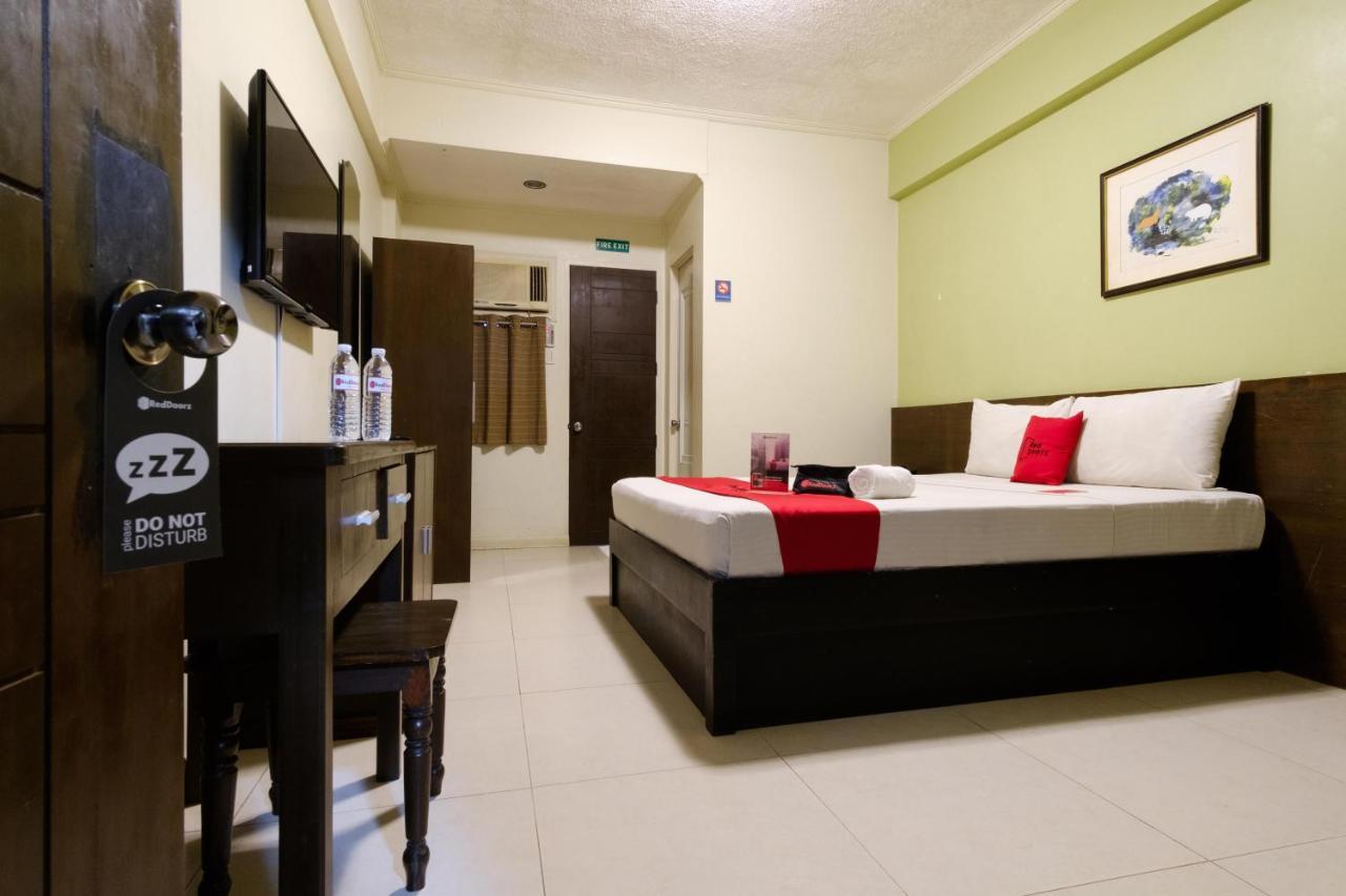 Reddoorz Plus Near Mendoza Park Puerto Princesa Exterior photo