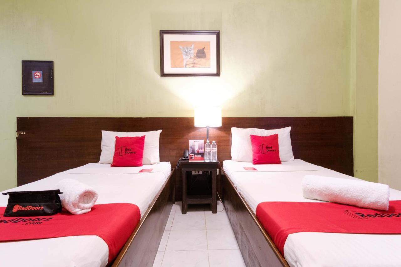 Reddoorz Plus Near Mendoza Park Puerto Princesa Exterior photo