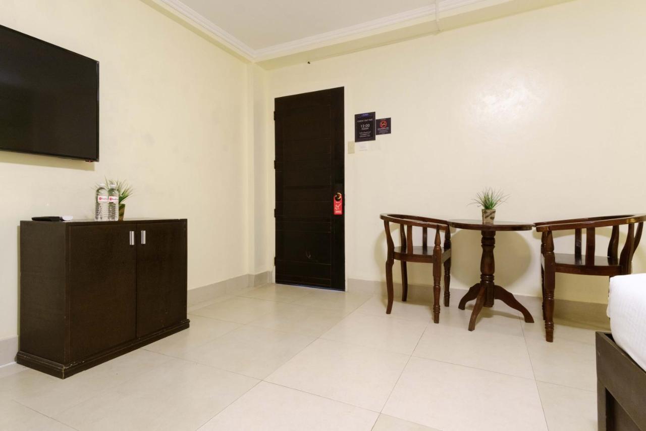 Reddoorz Plus Near Mendoza Park Puerto Princesa Exterior photo